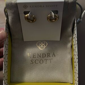 Kendra Scott Mikki Huggie Earring Vintage Gold Medal Earrings